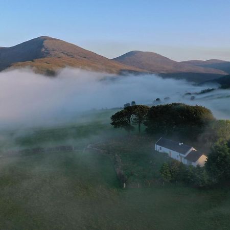 Thistle Thatch Cottage And Hot Tub - Mourne Mountains Newcastle  Ngoại thất bức ảnh