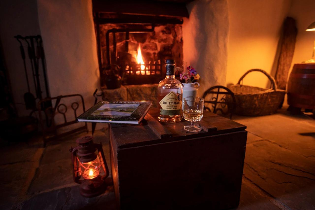 Thistle Thatch Cottage And Hot Tub - Mourne Mountains Newcastle  Ngoại thất bức ảnh